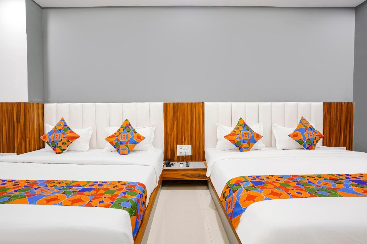 Fabhotel Magnus Surate Extérieur photo