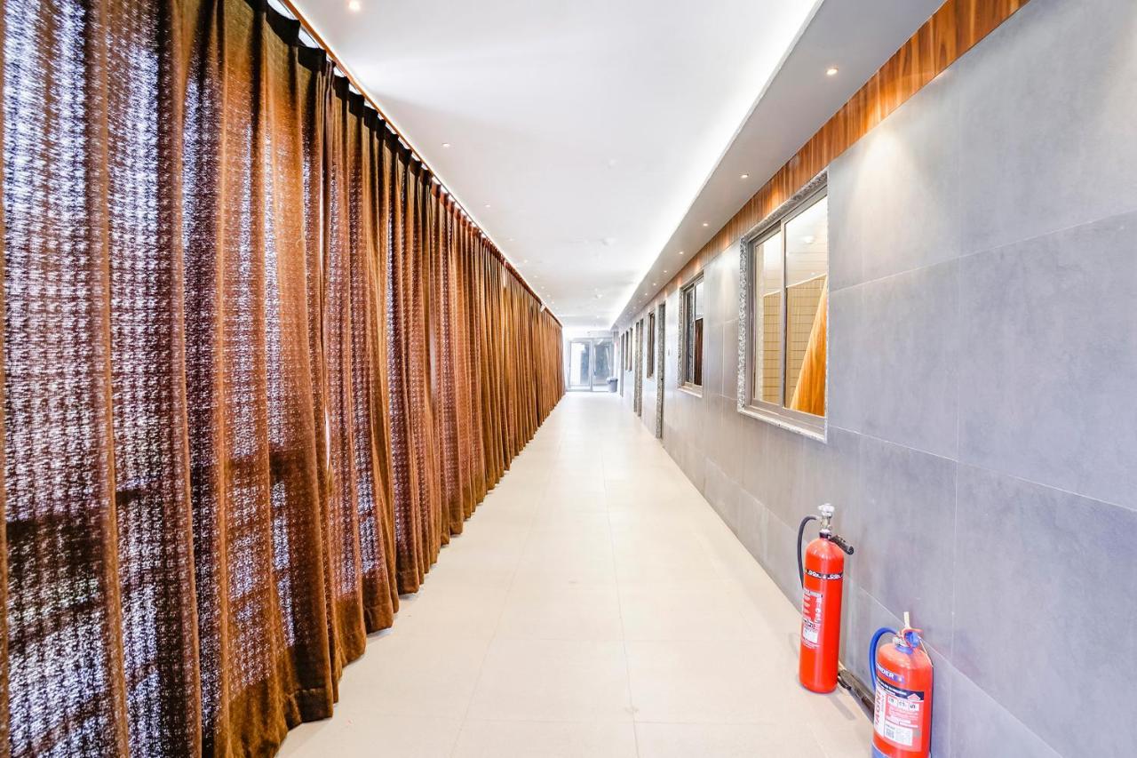 Fabhotel Magnus Surate Extérieur photo