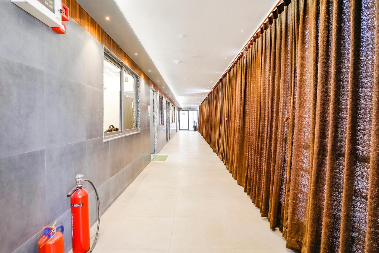 Fabhotel Magnus Surate Extérieur photo