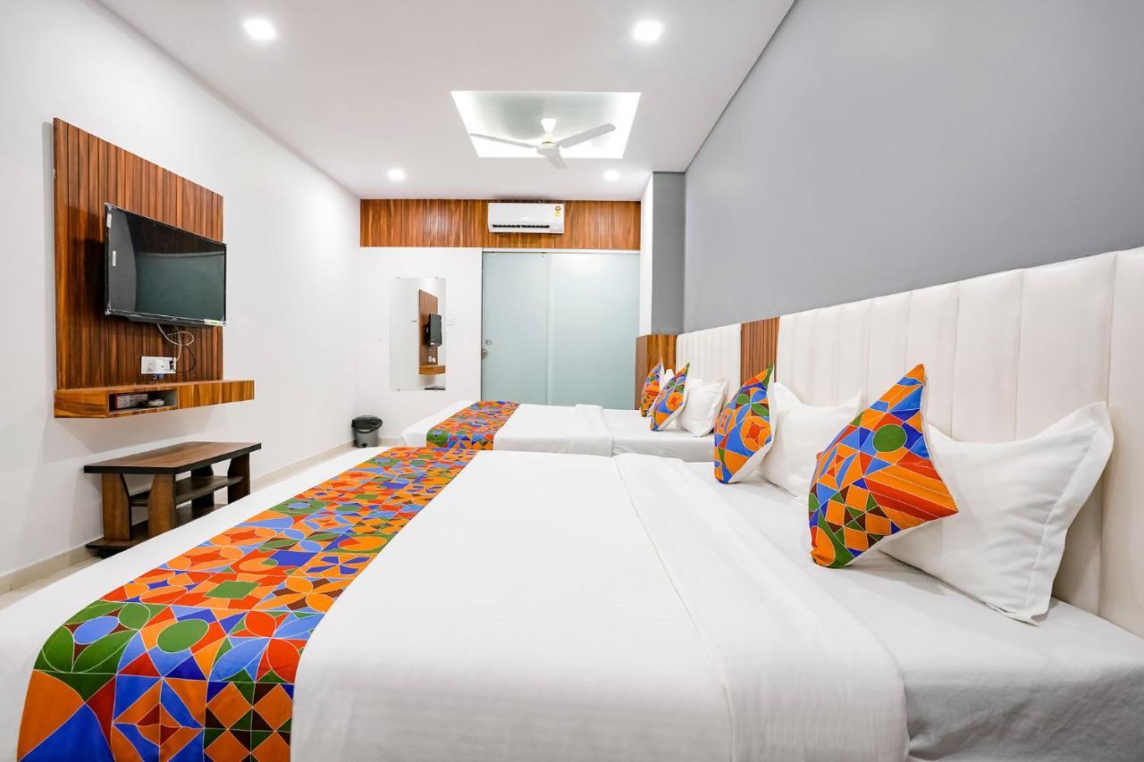Fabhotel Magnus Surate Extérieur photo