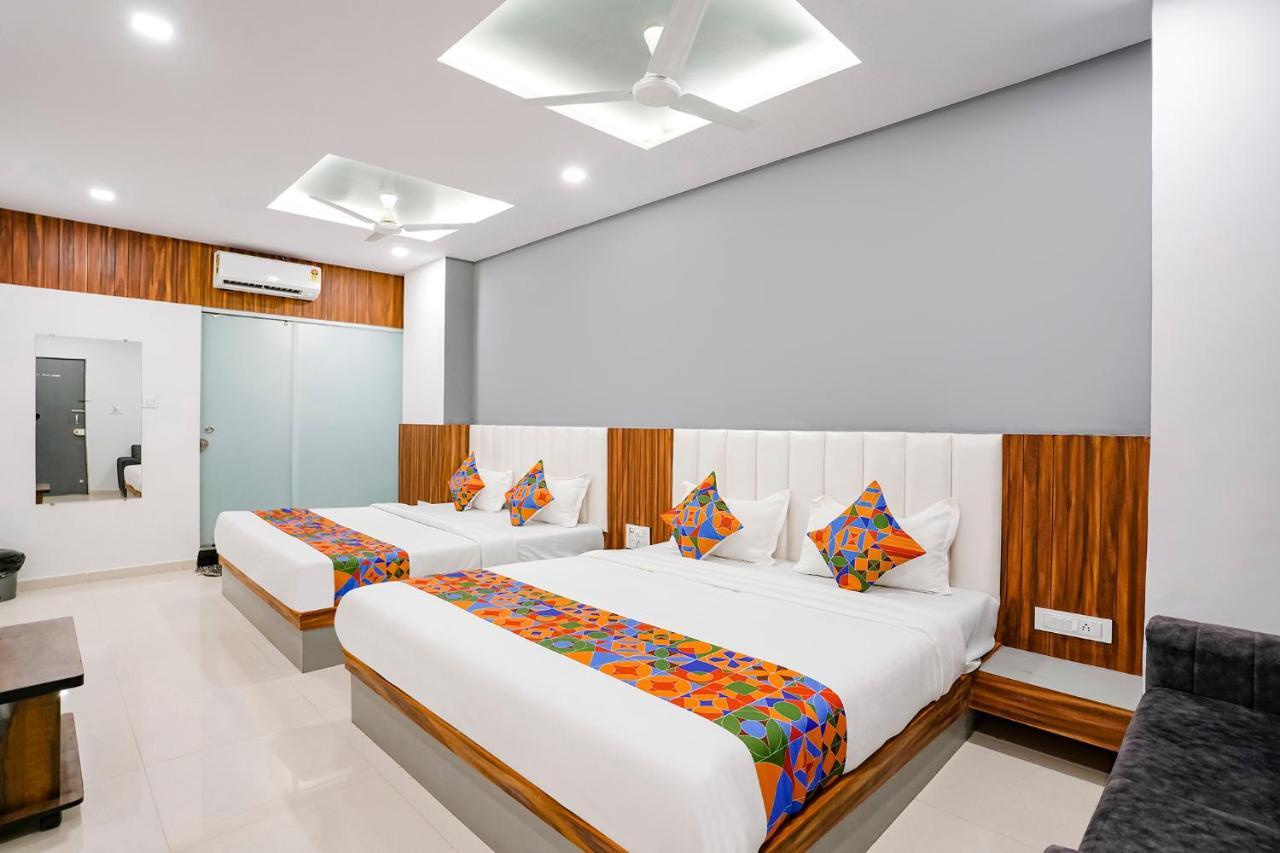 Fabhotel Magnus Surate Extérieur photo